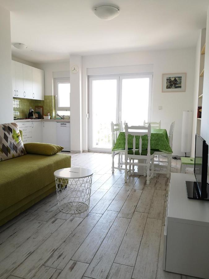 Apartmani Mentha & Lipa Novi Vinodolski Exterior foto