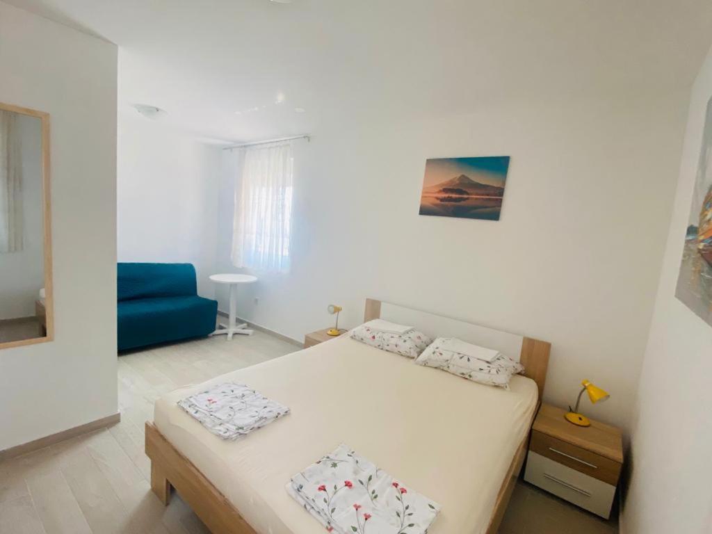 Apartmani Mentha & Lipa Novi Vinodolski Exterior foto