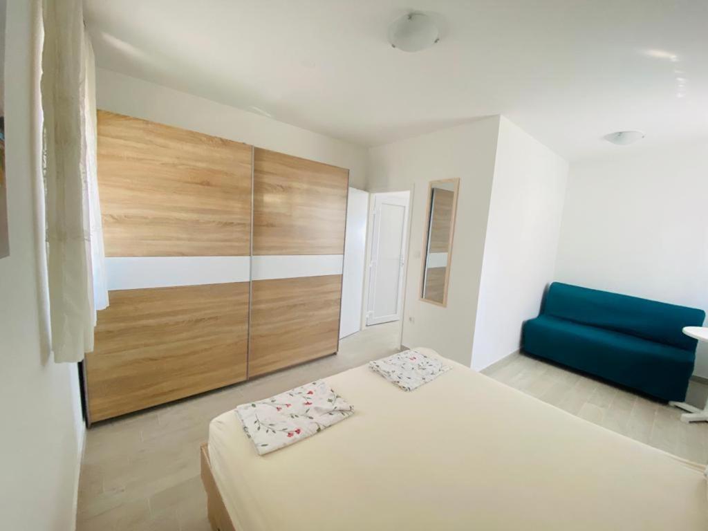 Apartmani Mentha & Lipa Novi Vinodolski Exterior foto